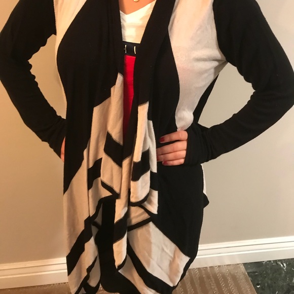 Light-Weight Sweater - Picture 4 of 6